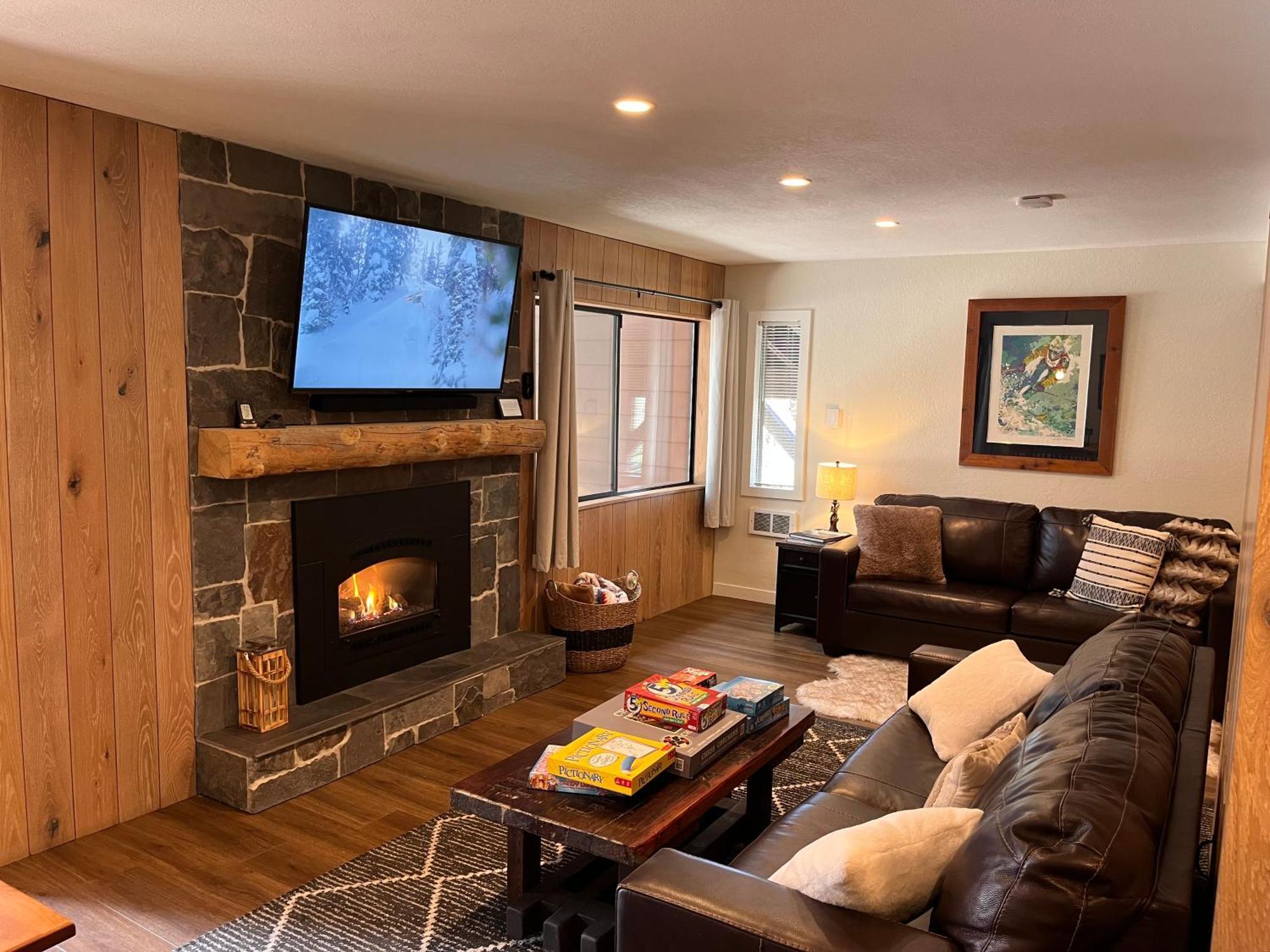 Tastefully Remodeled Condo At Mammoth Ski & Racquet Club, Hot Tub, Garage, 10 Min Walk To Ski Lifts 马姆莫斯湖 外观 照片