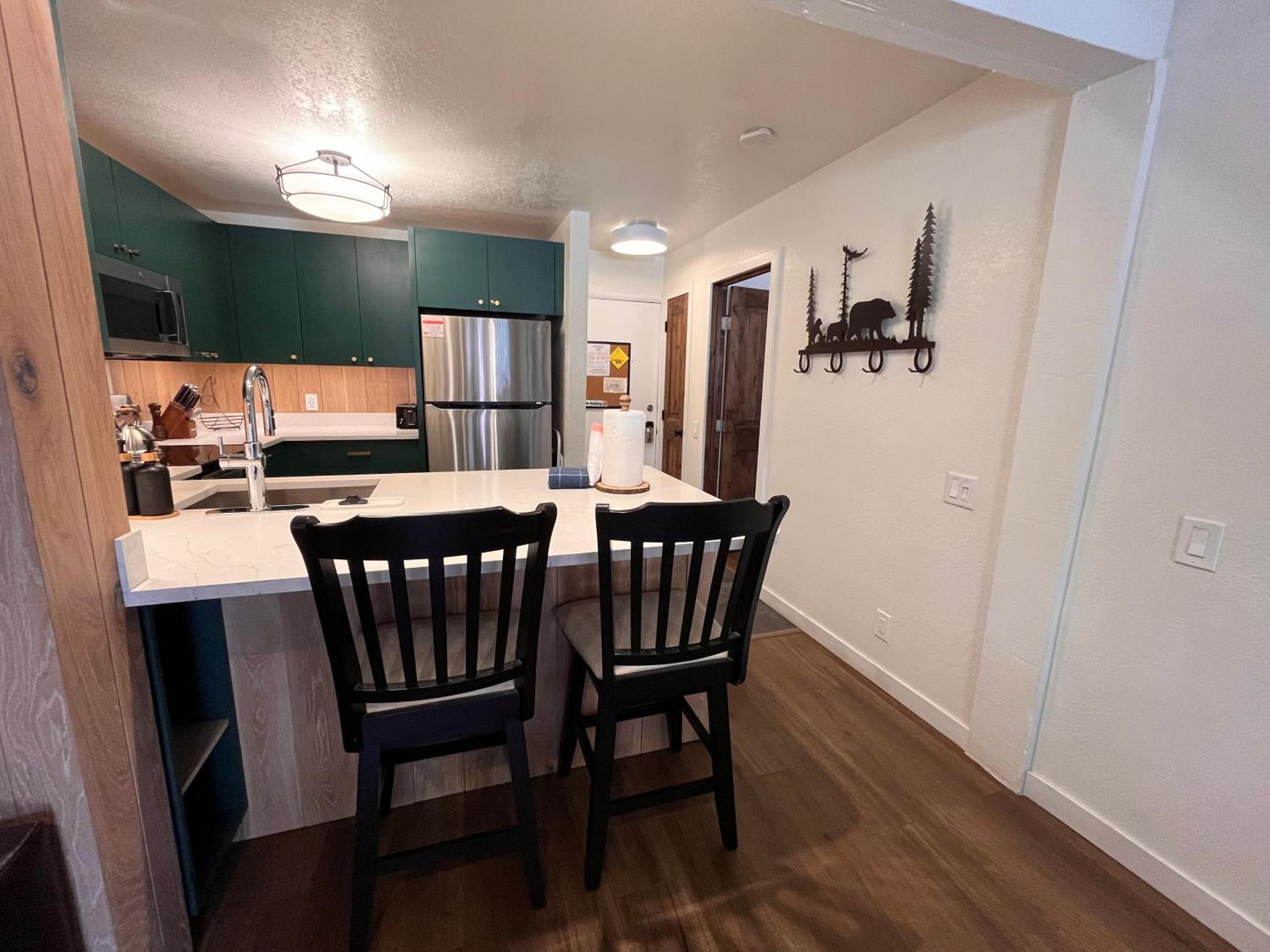 Tastefully Remodeled Condo At Mammoth Ski & Racquet Club, Hot Tub, Garage, 10 Min Walk To Ski Lifts 马姆莫斯湖 外观 照片