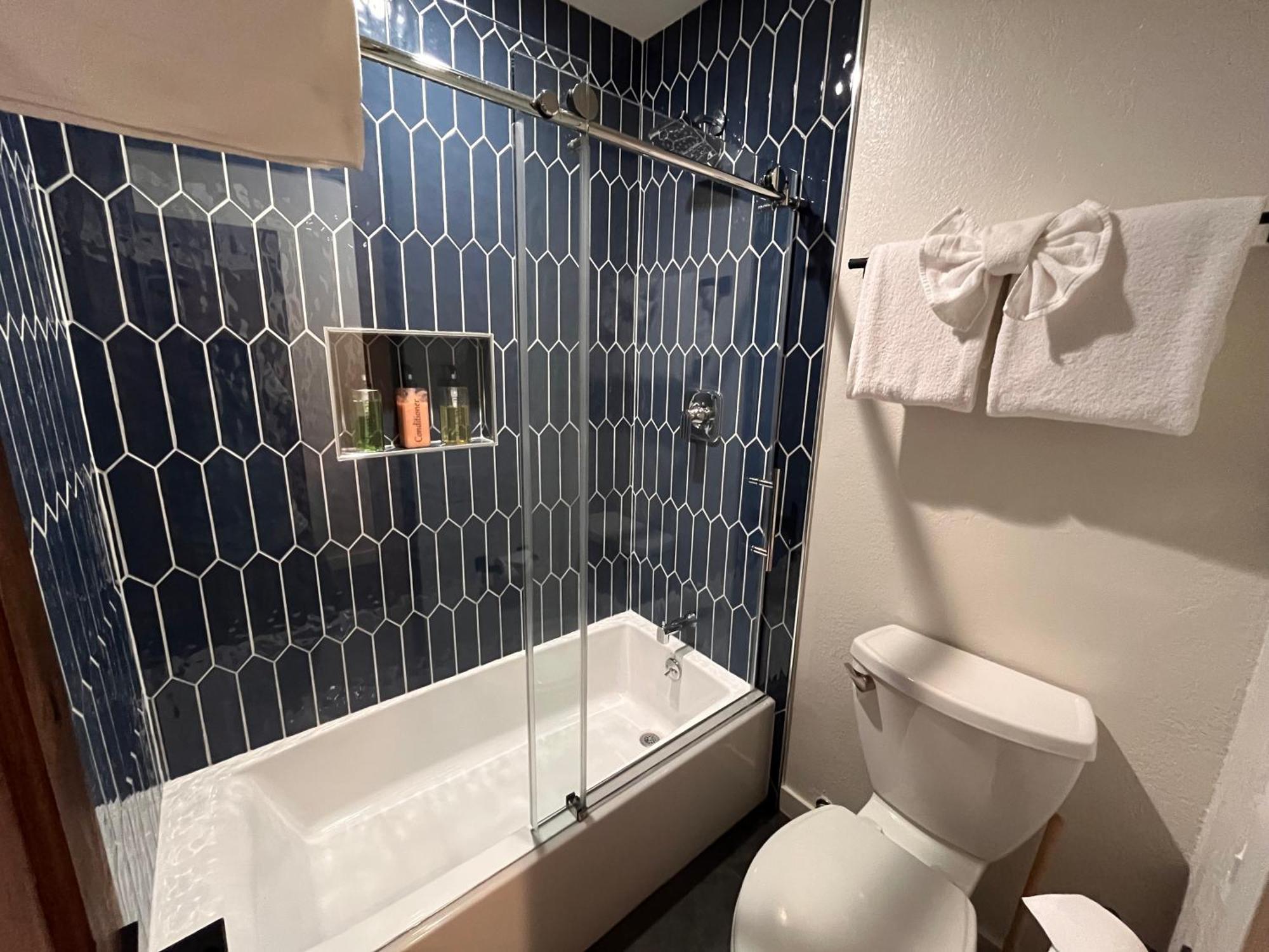 Tastefully Remodeled Condo At Mammoth Ski & Racquet Club, Hot Tub, Garage, 10 Min Walk To Ski Lifts 马姆莫斯湖 外观 照片