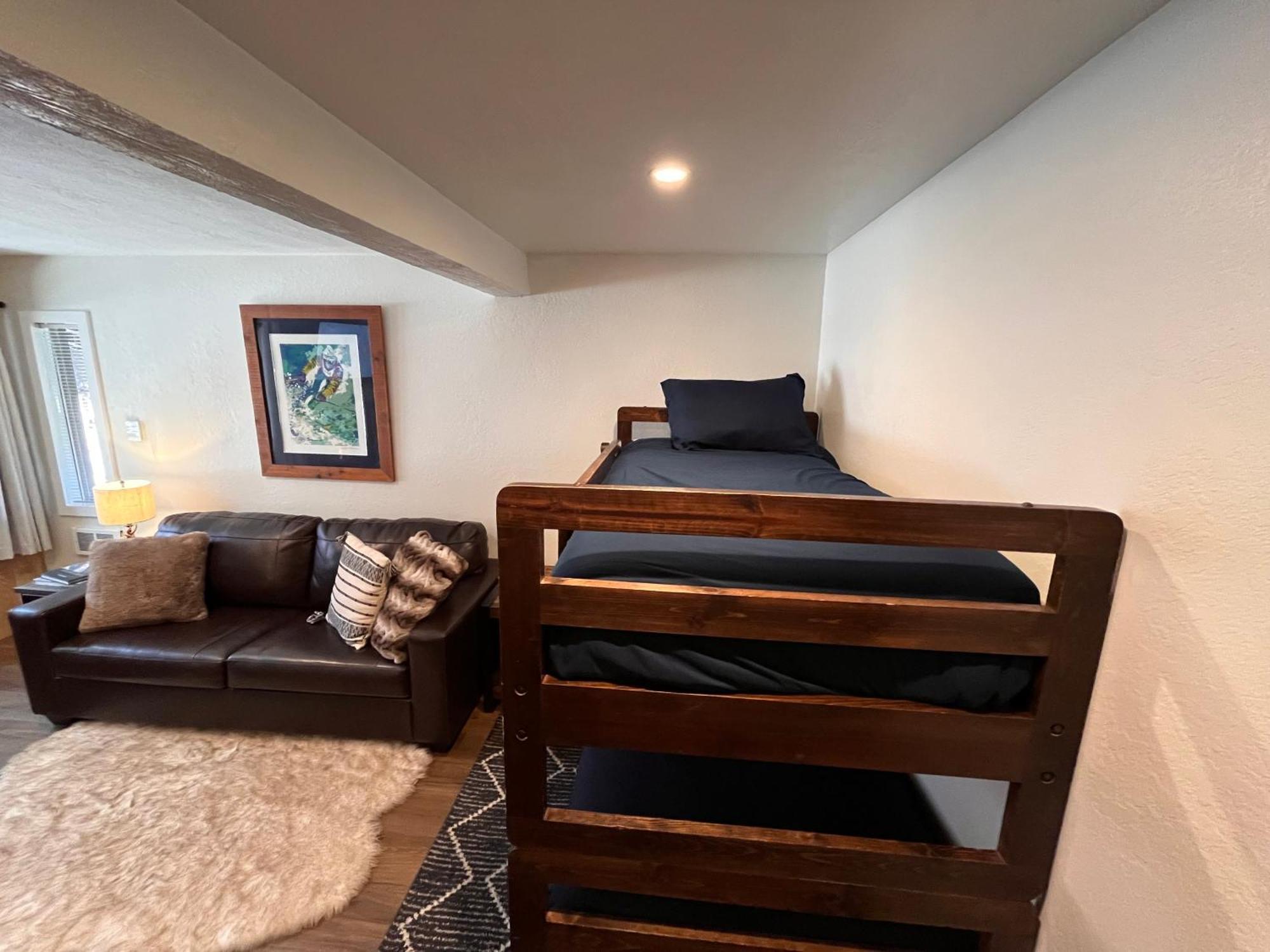 Tastefully Remodeled Condo At Mammoth Ski & Racquet Club, Hot Tub, Garage, 10 Min Walk To Ski Lifts 马姆莫斯湖 外观 照片